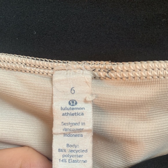 y2k vintage lululemon shorts! - Picture 3 of 3